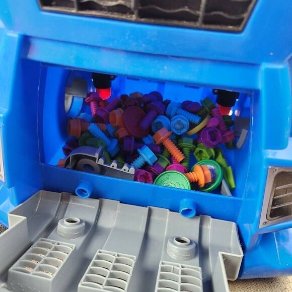 Dickie Set Car Repair Honks and Revs Lots of Screws and Pieces -- Not Complete - Picture 6 of 6